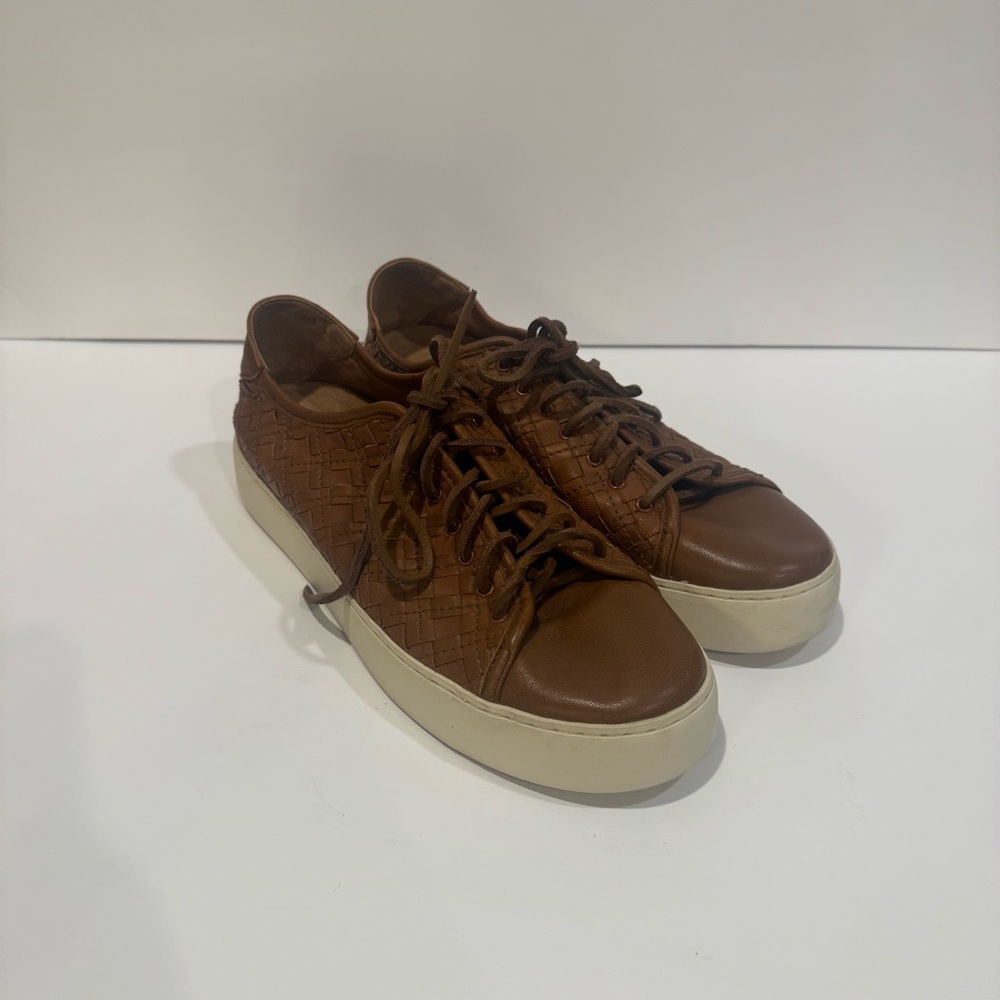 Frye women’s leather sneakers size 10